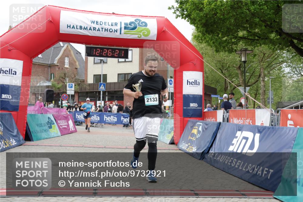 10.05.2026 - 8. Wedeler Halbmarathon Yannick Fuchs http://msf.ph/oto/9732921 10.05.2026 12:26:19 Ziel 716, 2133 meine-sportfotos.de