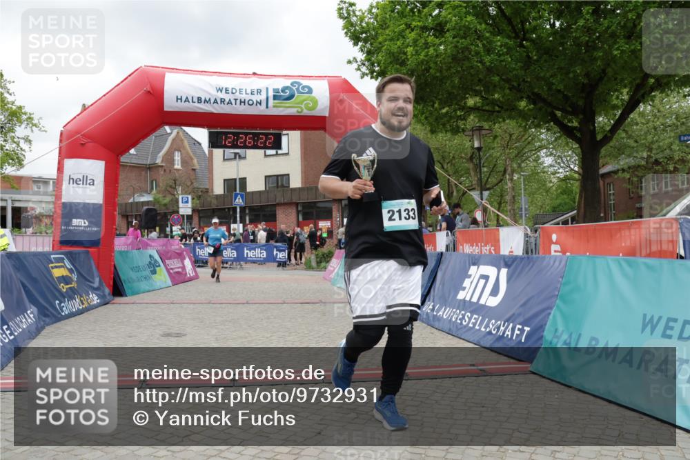 10.05.2026 - 8. Wedeler Halbmarathon Yannick Fuchs http://msf.ph/oto/9732931 10.05.2026 12:26:20 Ziel 716, 2133 meine-sportfotos.de