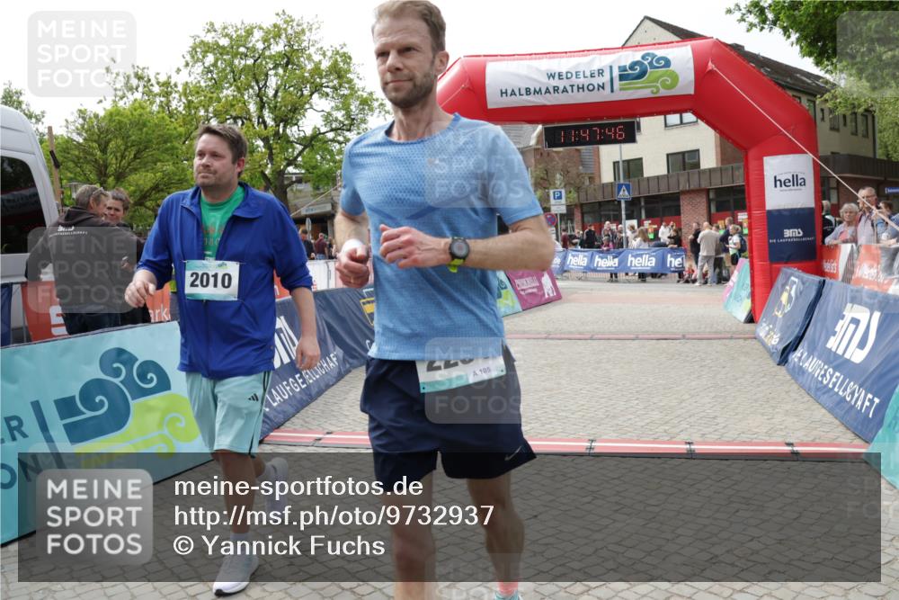 10.05.2026 - 8. Wedeler Halbmarathon Yannick Fuchs http://msf.ph/oto/9732937 10.05.2026 11:47:44 Ziel 362, 919, 2010 meine-sportfotos.de
