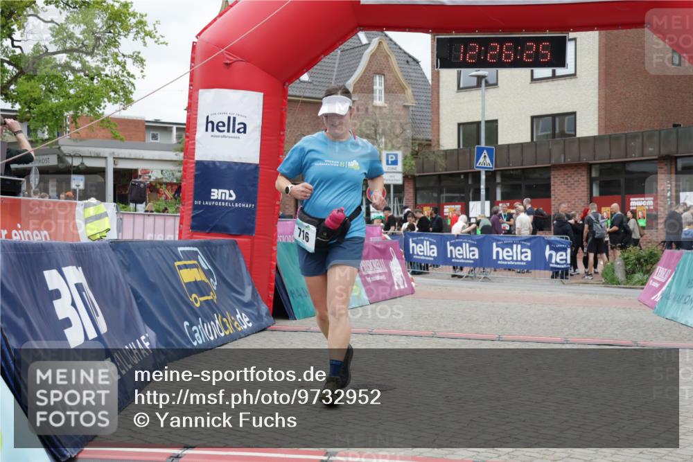 10.05.2026 - 8. Wedeler Halbmarathon Yannick Fuchs http://msf.ph/oto/9732952 10.05.2026 12:26:23 Ziel 716, 2133 meine-sportfotos.de