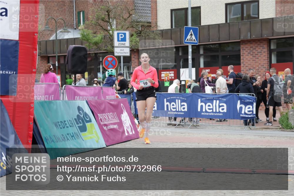 10.05.2026 - 8. Wedeler Halbmarathon Yannick Fuchs http://msf.ph/oto/9732966 10.05.2026 12:26:47 Ziel 10 meine-sportfotos.de