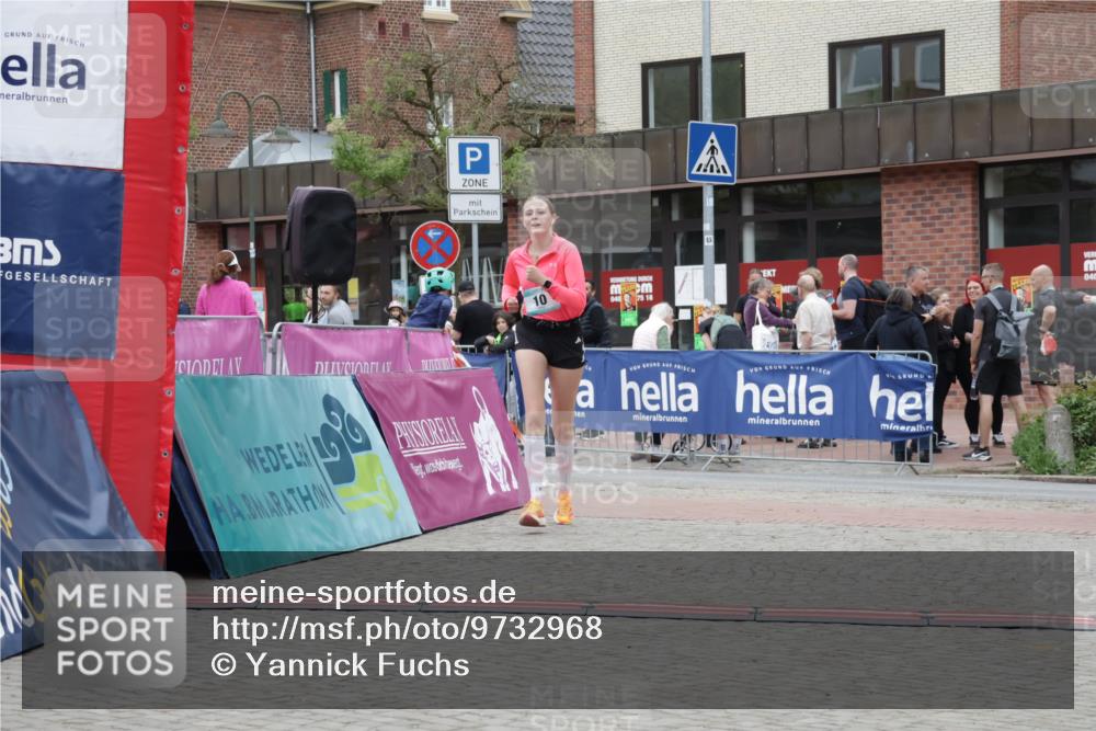 10.05.2026 - 8. Wedeler Halbmarathon Yannick Fuchs http://msf.ph/oto/9732968 10.05.2026 12:26:48 Ziel 10 meine-sportfotos.de