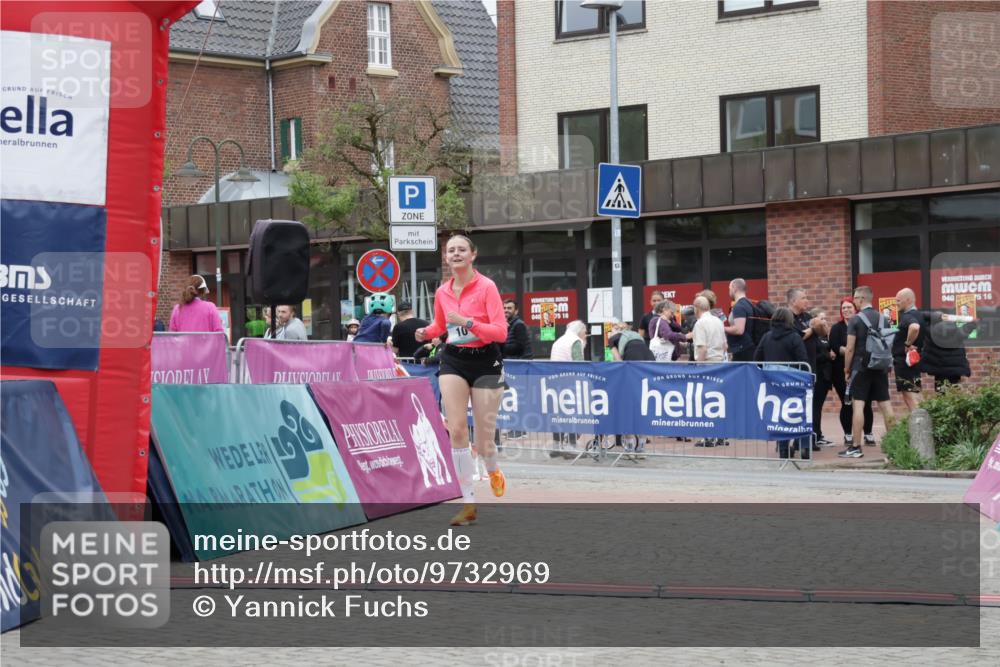 10.05.2026 - 8. Wedeler Halbmarathon Yannick Fuchs http://msf.ph/oto/9732969 10.05.2026 12:26:48 Ziel 10 meine-sportfotos.de
