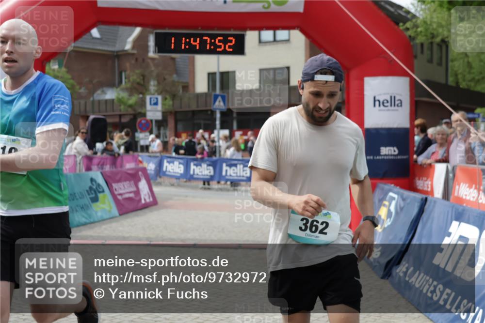10.05.2026 - 8. Wedeler Halbmarathon Yannick Fuchs http://msf.ph/oto/9732972 10.05.2026 11:47:50 Ziel 362, 787, 919 meine-sportfotos.de