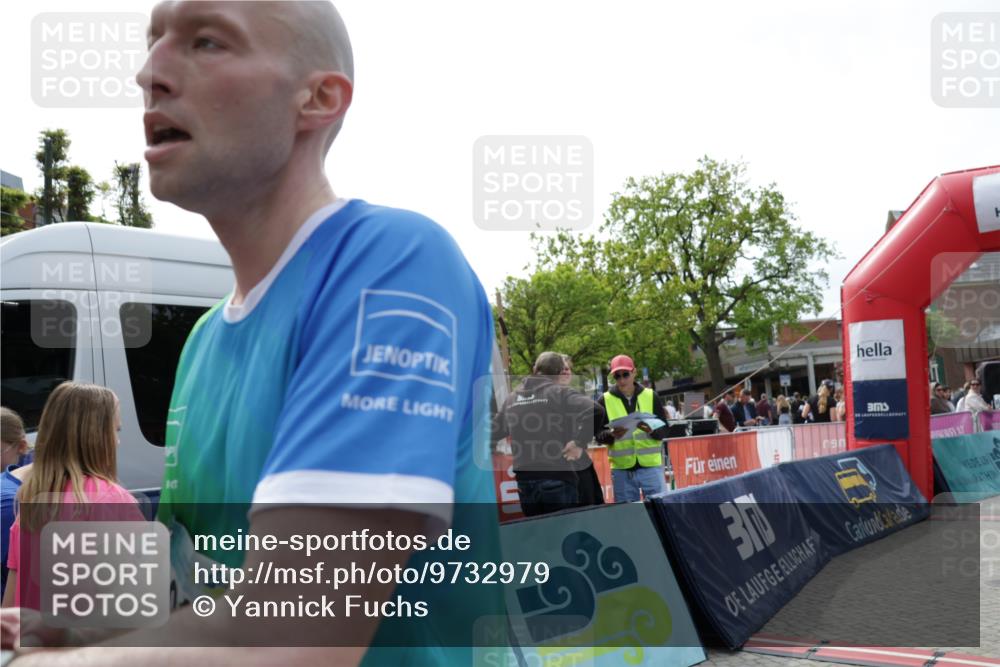 10.05.2026 - 8. Wedeler Halbmarathon Yannick Fuchs http://msf.ph/oto/9732979 10.05.2026 11:47:51 Ziel 362, 787, 919 meine-sportfotos.de