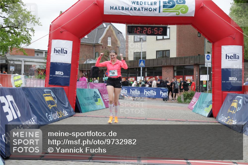 10.05.2026 - 8. Wedeler Halbmarathon Yannick Fuchs http://msf.ph/oto/9732982 10.05.2026 12:26:50 Ziel 10 meine-sportfotos.de