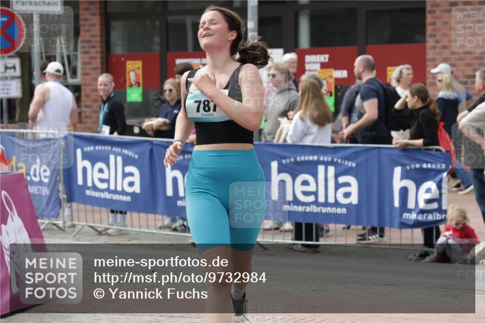 10.05.2026 - 8. Wedeler Halbmarathon Yannick Fuchs http://msf.ph/oto/9732984 10.05.2026 11:47:54 Ziel 362, 787, 919 meine-sportfotos.de
