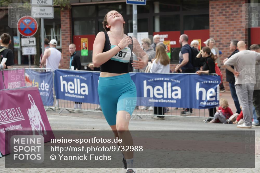 10.05.2026 - 8. Wedeler Halbmarathon Yannick Fuchs http://msf.ph/oto/9732988 10.05.2026 11:47:54 Ziel 362, 787, 919 meine-sportfotos.de