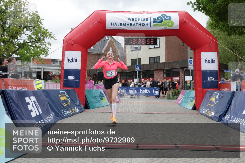 10.05.2026 - 8. Wedeler Halbmarathon Yannick Fuchs http://msf.ph/oto/9732989 10.05.2026 12:26:50 Ziel 10 meine-sportfotos.de