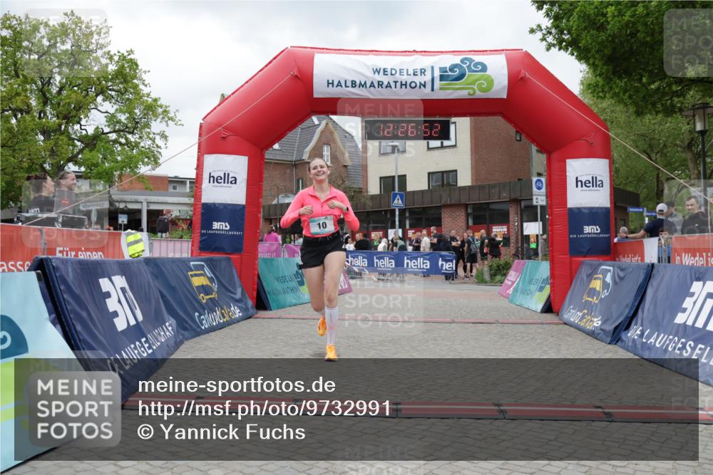 10.05.2026 - 8. Wedeler Halbmarathon Yannick Fuchs http://msf.ph/oto/9732991 10.05.2026 12:26:50 Ziel 10 meine-sportfotos.de