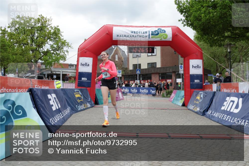 10.05.2026 - 8. Wedeler Halbmarathon Yannick Fuchs http://msf.ph/oto/9732995 10.05.2026 12:26:51 Ziel 10 meine-sportfotos.de