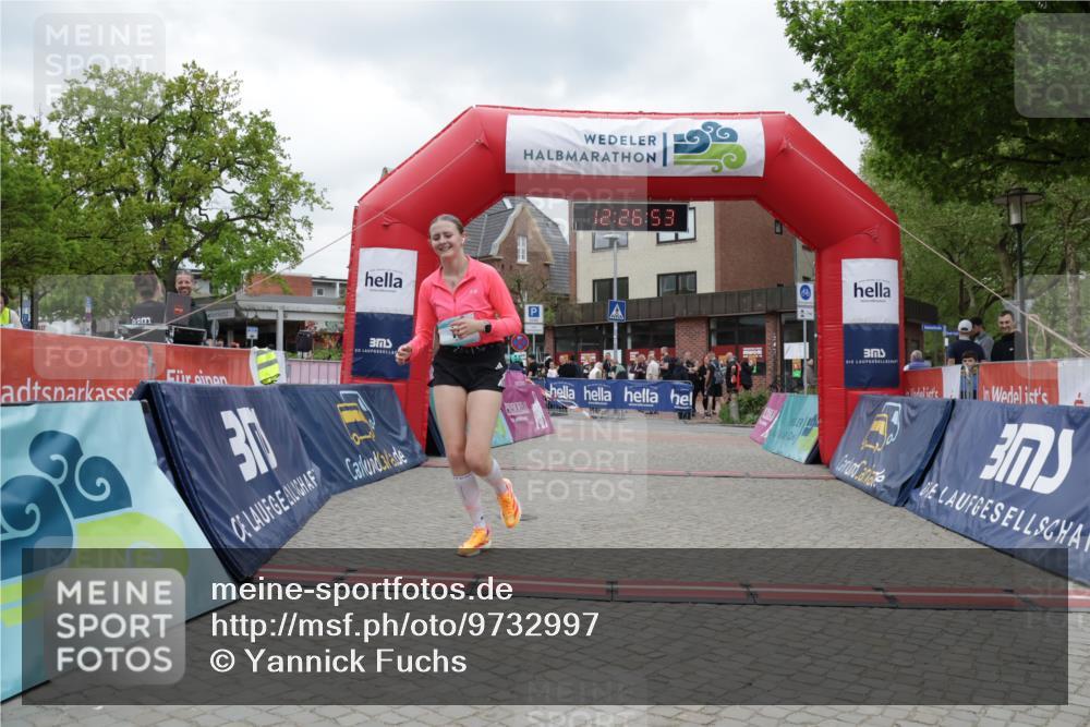10.05.2026 - 8. Wedeler Halbmarathon Yannick Fuchs http://msf.ph/oto/9732997 10.05.2026 12:26:51 Ziel 10 meine-sportfotos.de