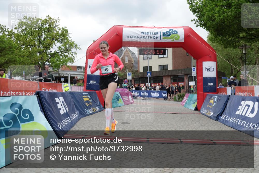 10.05.2026 - 8. Wedeler Halbmarathon Yannick Fuchs http://msf.ph/oto/9732998 10.05.2026 12:26:51 Ziel 10 meine-sportfotos.de