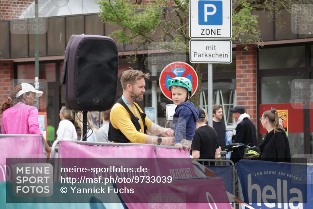 10.05.2026 - 8. Wedeler Halbmarathon Yannick Fuchs http://msf.ph/oto/9733039 10.05.2026 12:27:32 Ziel  meine-sportfotos.de