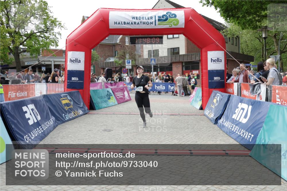 10.05.2026 - 8. Wedeler Halbmarathon Yannick Fuchs http://msf.ph/oto/9733040 10.05.2026 11:48:07 Ziel 2205 meine-sportfotos.de