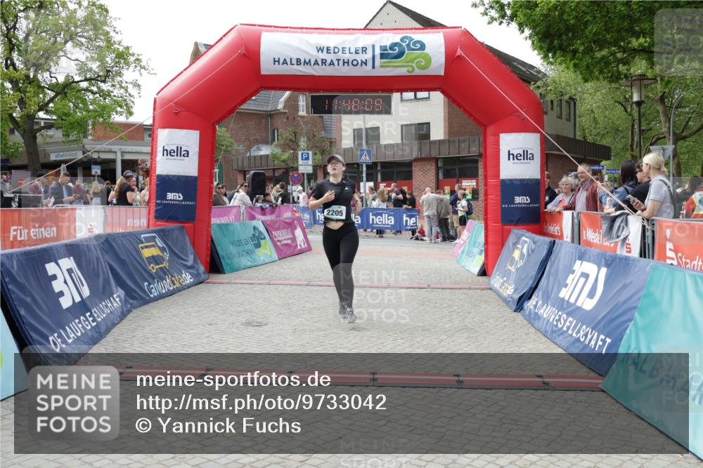10.05.2026 - 8. Wedeler Halbmarathon Yannick Fuchs http://msf.ph/oto/9733042 10.05.2026 11:48:07 Ziel 2205 meine-sportfotos.de