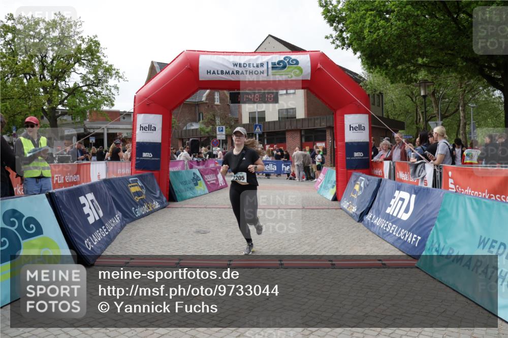 10.05.2026 - 8. Wedeler Halbmarathon Yannick Fuchs http://msf.ph/oto/9733044 10.05.2026 11:48:08 Ziel 2205 meine-sportfotos.de