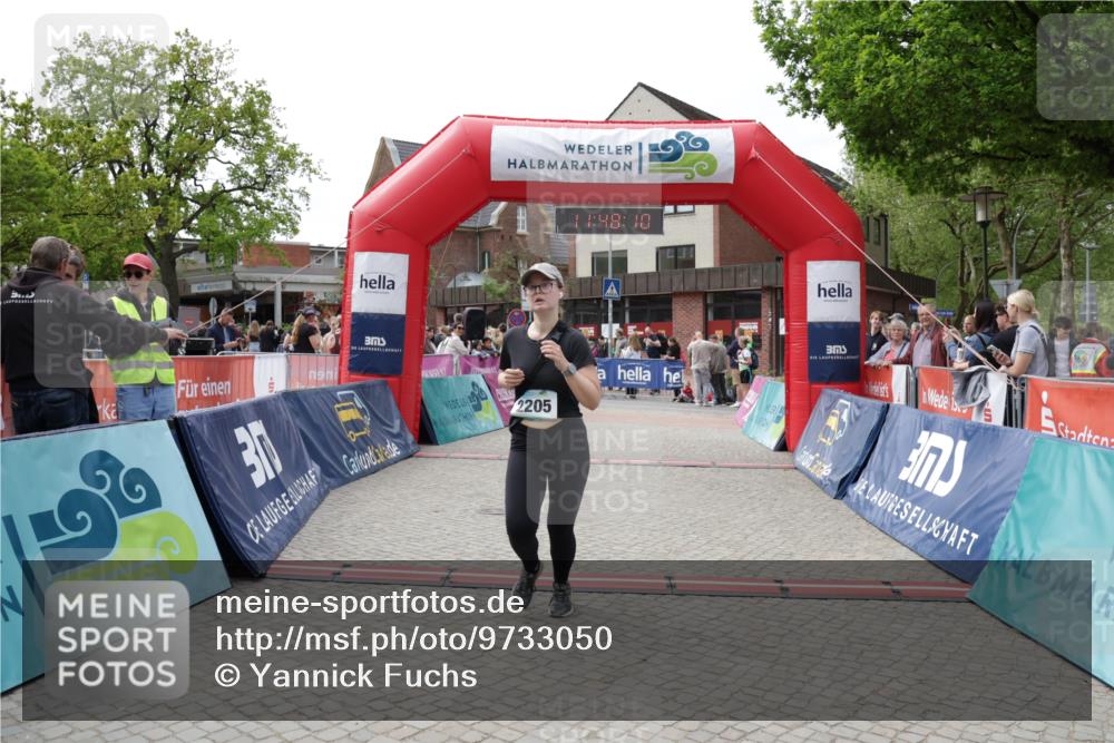 10.05.2026 - 8. Wedeler Halbmarathon Yannick Fuchs http://msf.ph/oto/9733050 10.05.2026 11:48:08 Ziel 2205 meine-sportfotos.de