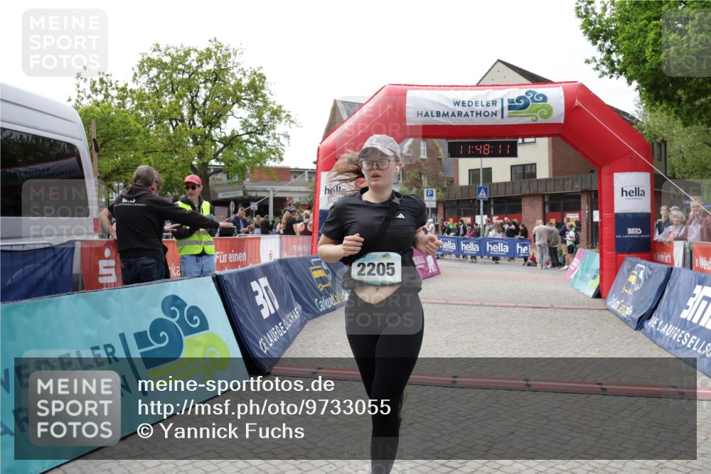 10.05.2026 - 8. Wedeler Halbmarathon Yannick Fuchs http://msf.ph/oto/9733055 10.05.2026 11:48:09 Ziel 2205 meine-sportfotos.de