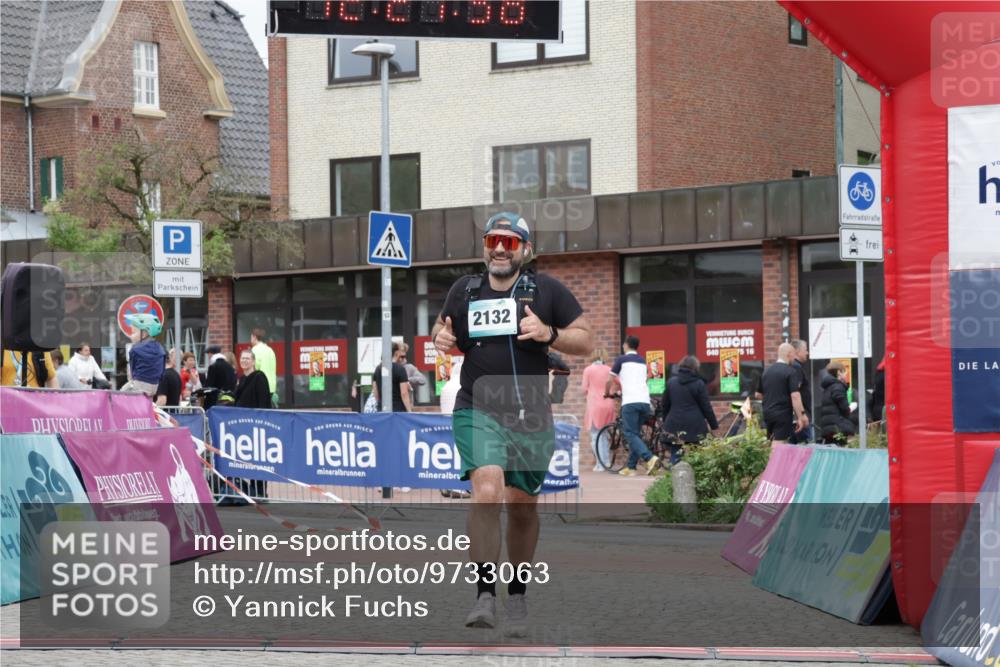 10.05.2026 - 8. Wedeler Halbmarathon Yannick Fuchs http://msf.ph/oto/9733063 10.05.2026 12:27:56 Ziel 2132 meine-sportfotos.de