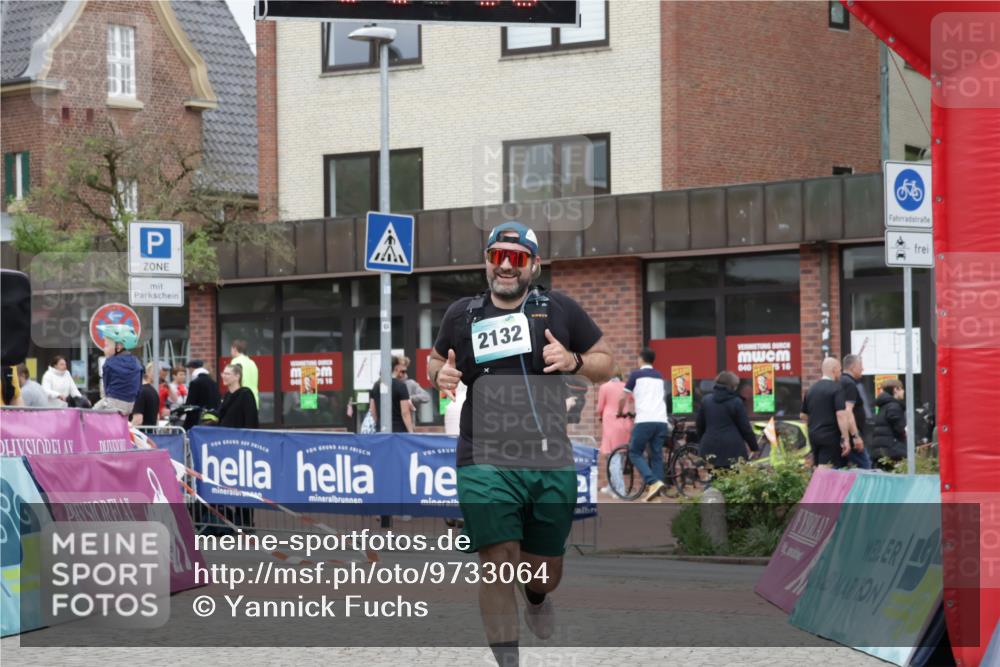 10.05.2026 - 8. Wedeler Halbmarathon Yannick Fuchs http://msf.ph/oto/9733064 10.05.2026 12:27:56 Ziel 2132 meine-sportfotos.de
