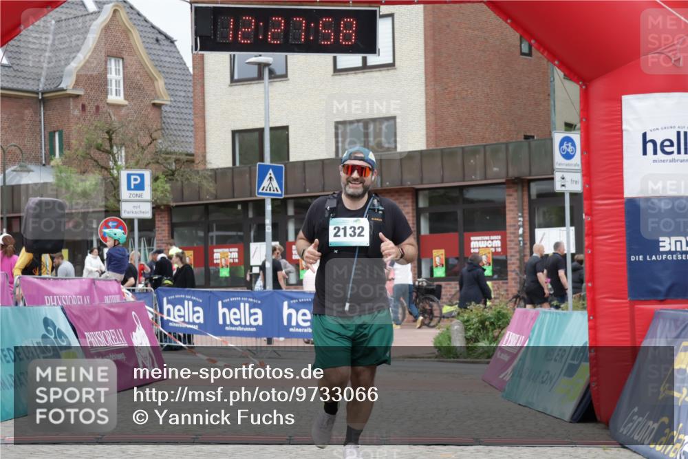 10.05.2026 - 8. Wedeler Halbmarathon Yannick Fuchs http://msf.ph/oto/9733066 10.05.2026 12:27:56 Ziel 2132 meine-sportfotos.de