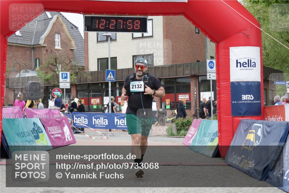 10.05.2026 - 8. Wedeler Halbmarathon Yannick Fuchs http://msf.ph/oto/9733068 10.05.2026 12:27:56 Ziel 2132 meine-sportfotos.de