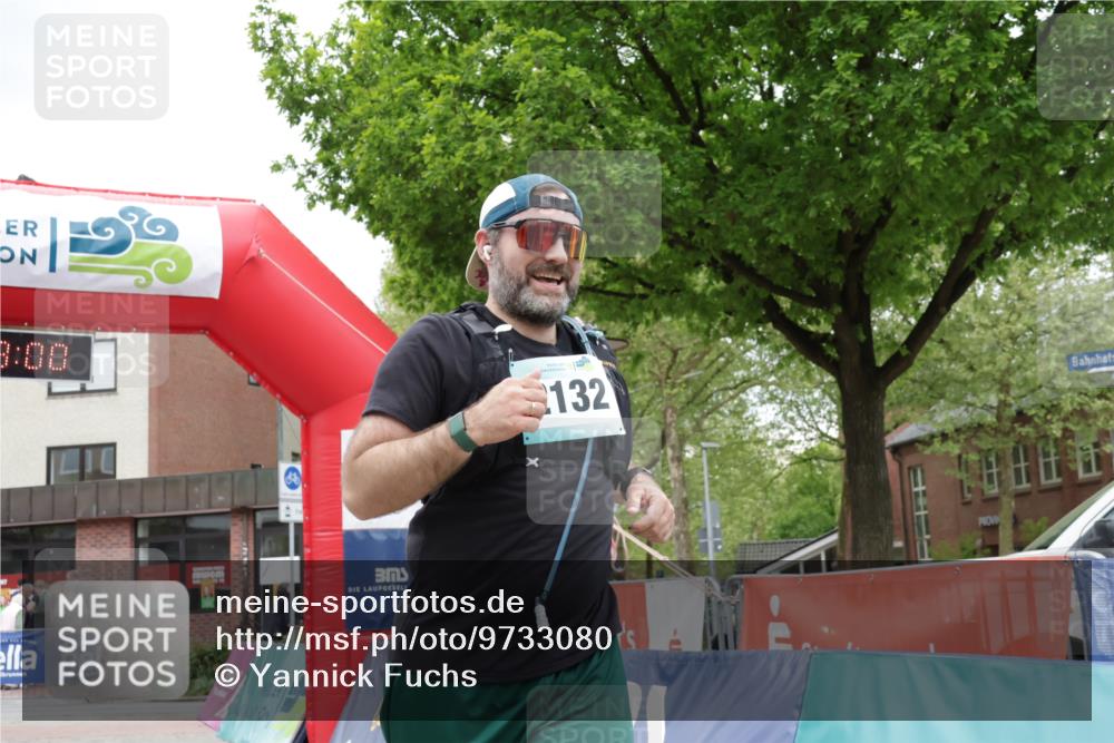 10.05.2026 - 8. Wedeler Halbmarathon Yannick Fuchs http://msf.ph/oto/9733080 10.05.2026 12:27:58 Ziel 2132 meine-sportfotos.de