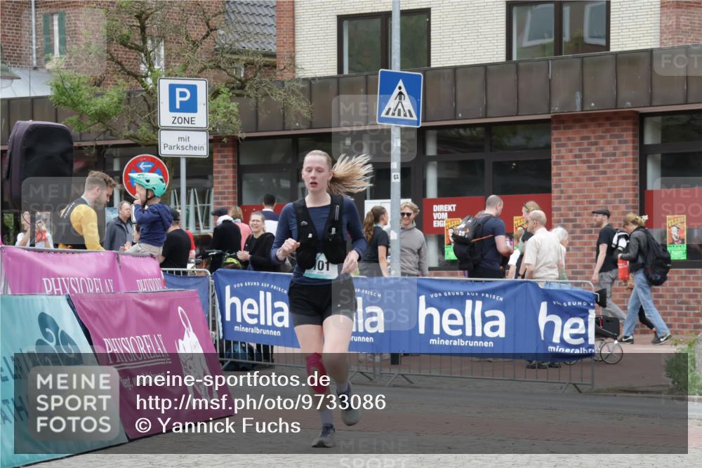 10.05.2026 - 8. Wedeler Halbmarathon Yannick Fuchs http://msf.ph/oto/9733086 10.05.2026 12:28:11 Ziel 101 meine-sportfotos.de