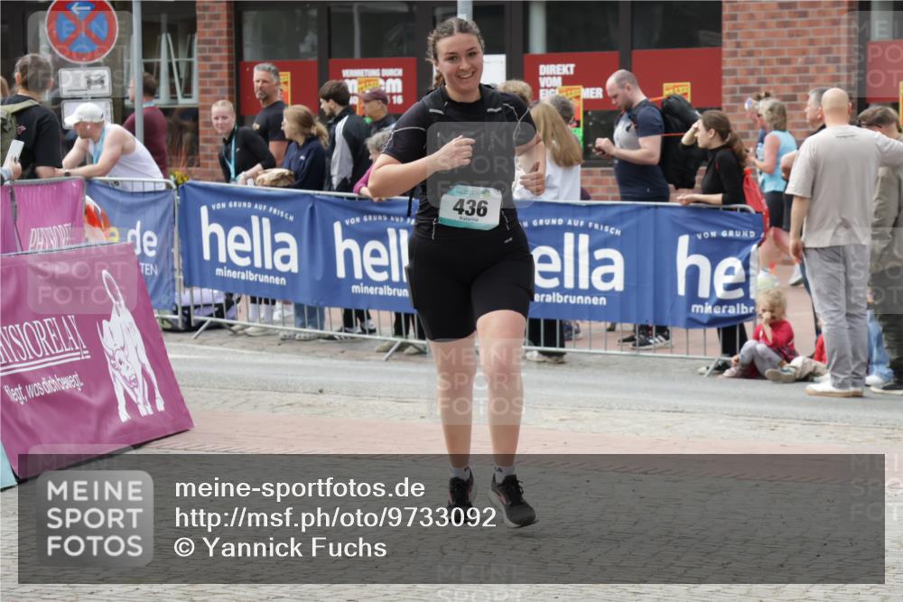10.05.2026 - 8. Wedeler Halbmarathon Yannick Fuchs http://msf.ph/oto/9733092 10.05.2026 11:48:27 Ziel 436 meine-sportfotos.de