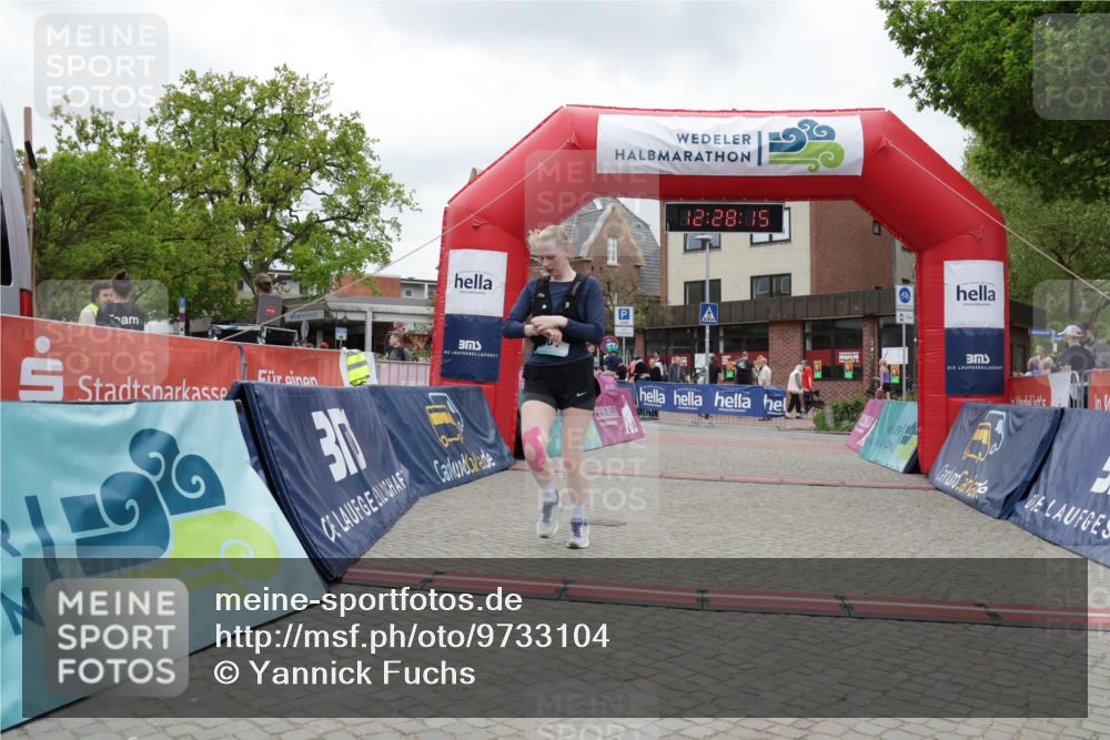 10.05.2026 - 8. Wedeler Halbmarathon Yannick Fuchs http://msf.ph/oto/9733104 10.05.2026 12:28:13 Ziel 101 meine-sportfotos.de