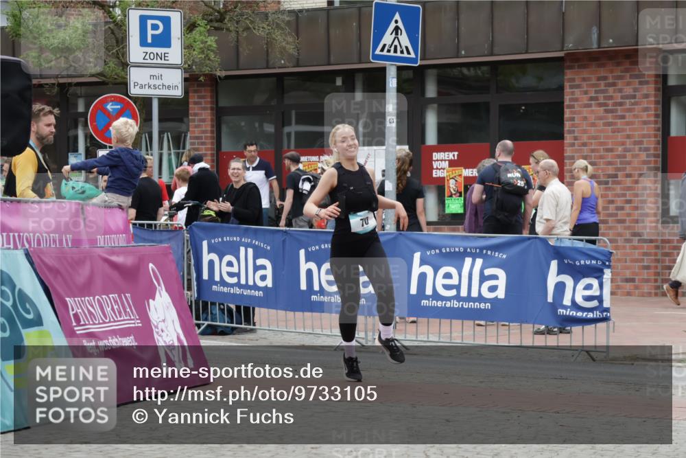 10.05.2026 - 8. Wedeler Halbmarathon Yannick Fuchs http://msf.ph/oto/9733105 10.05.2026 12:28:17 Ziel 70, 101 meine-sportfotos.de
