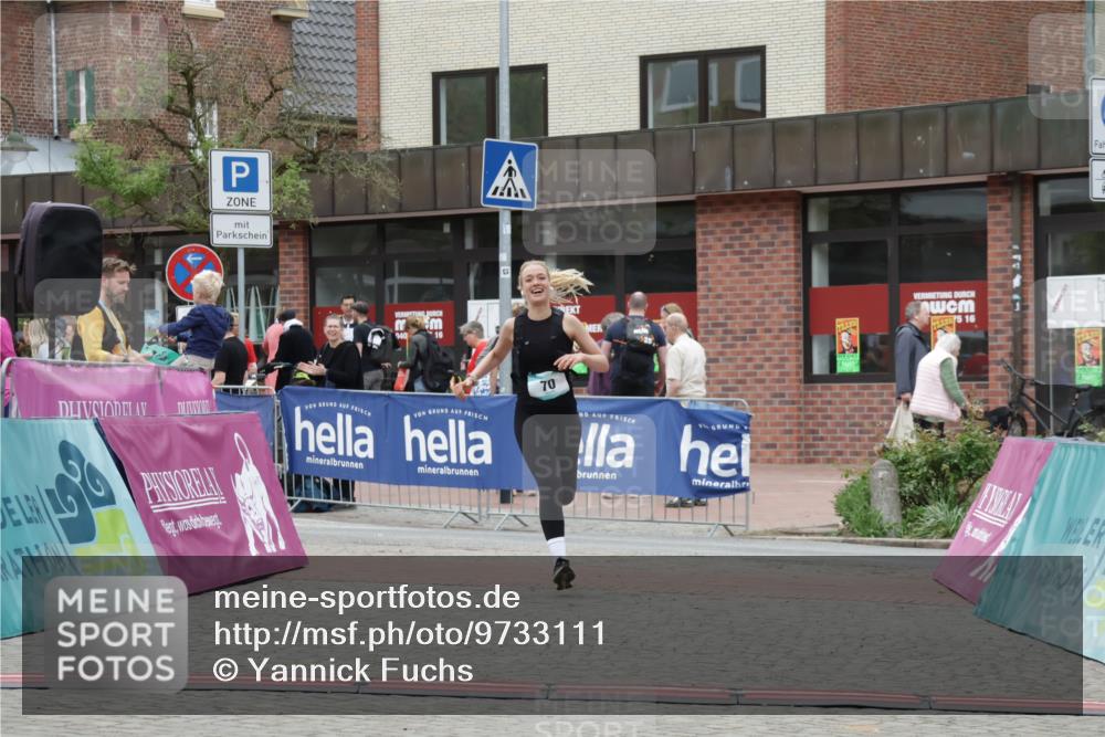 10.05.2026 - 8. Wedeler Halbmarathon Yannick Fuchs http://msf.ph/oto/9733111 10.05.2026 12:28:17 Ziel 70, 101 meine-sportfotos.de