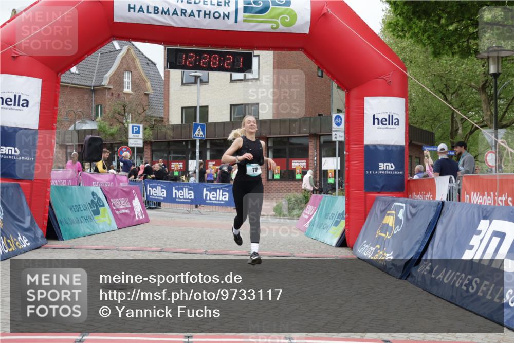 10.05.2026 - 8. Wedeler Halbmarathon Yannick Fuchs http://msf.ph/oto/9733117 10.05.2026 12:28:19 Ziel 70 meine-sportfotos.de