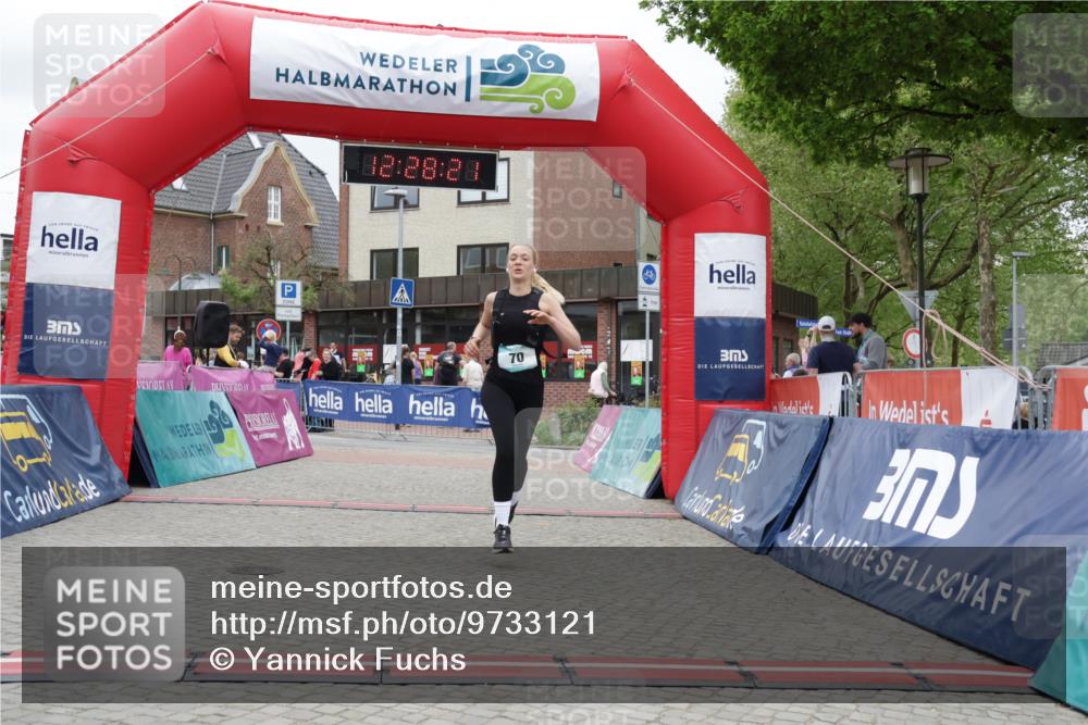 10.05.2026 - 8. Wedeler Halbmarathon Yannick Fuchs http://msf.ph/oto/9733121 10.05.2026 12:28:19 Ziel 70 meine-sportfotos.de