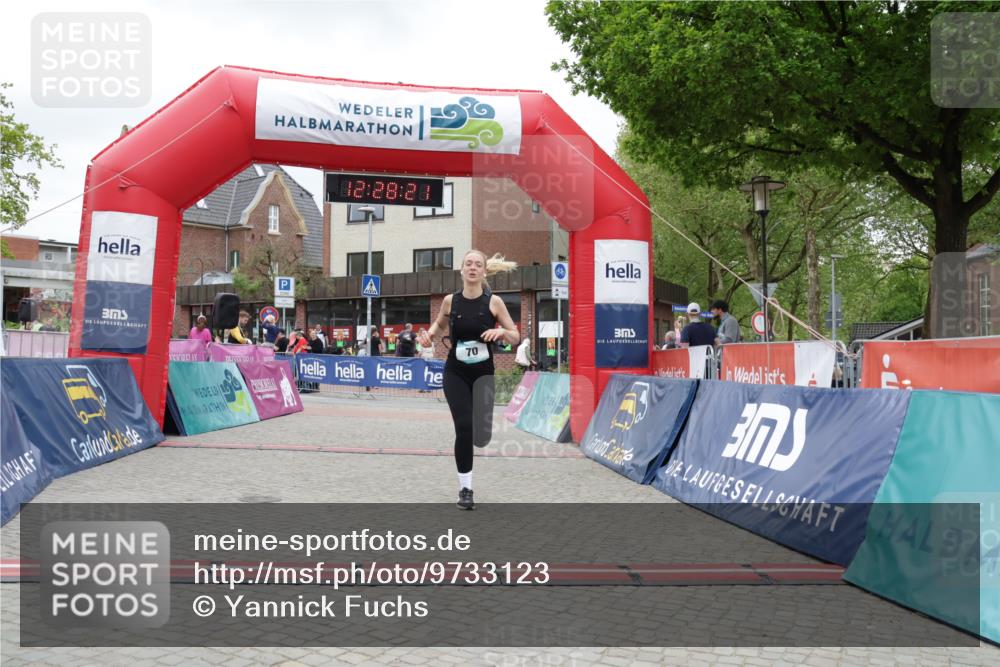 10.05.2026 - 8. Wedeler Halbmarathon Yannick Fuchs http://msf.ph/oto/9733123 10.05.2026 12:28:19 Ziel 70 meine-sportfotos.de