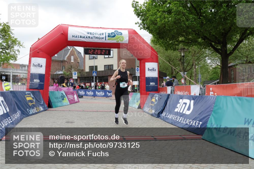 10.05.2026 - 8. Wedeler Halbmarathon Yannick Fuchs http://msf.ph/oto/9733125 10.05.2026 12:28:19 Ziel 70 meine-sportfotos.de