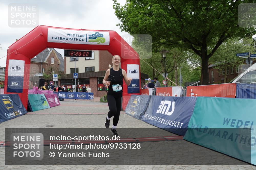 10.05.2026 - 8. Wedeler Halbmarathon Yannick Fuchs http://msf.ph/oto/9733128 10.05.2026 12:28:20 Ziel 70 meine-sportfotos.de