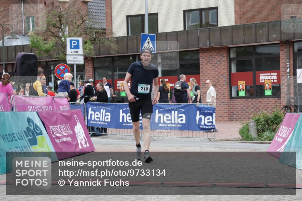 10.05.2026 - 8. Wedeler Halbmarathon Yannick Fuchs http://msf.ph/oto/9733134 10.05.2026 12:28:27 Ziel 210, 578 meine-sportfotos.de