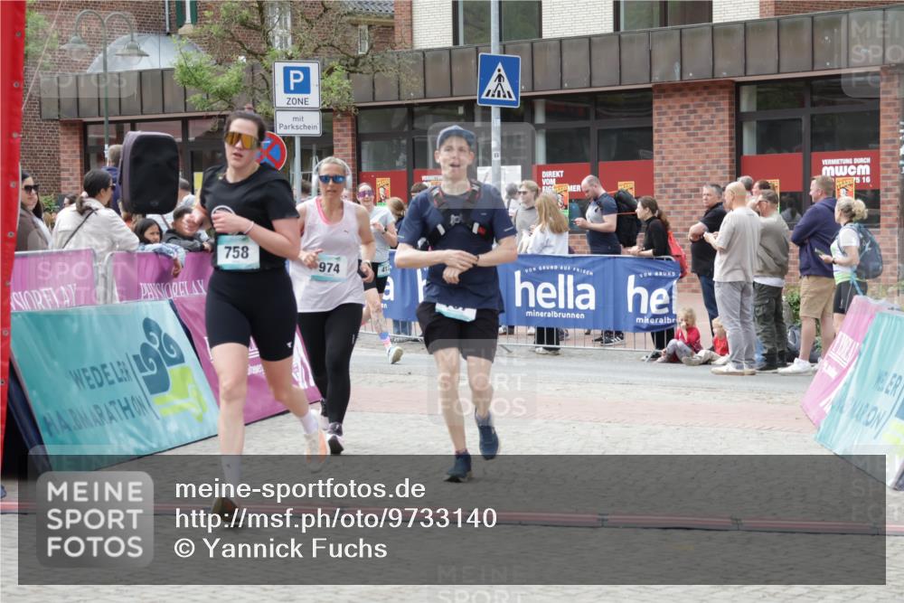10.05.2026 - 8. Wedeler Halbmarathon Yannick Fuchs http://msf.ph/oto/9733140 10.05.2026 11:48:34 Ziel 413, 436, 757, 758, 974 meine-sportfotos.de