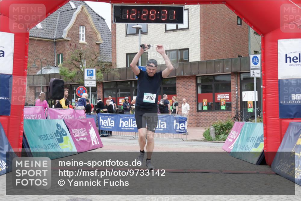 10.05.2026 - 8. Wedeler Halbmarathon Yannick Fuchs http://msf.ph/oto/9733142 10.05.2026 12:28:29 Ziel 206, 210, 578 meine-sportfotos.de