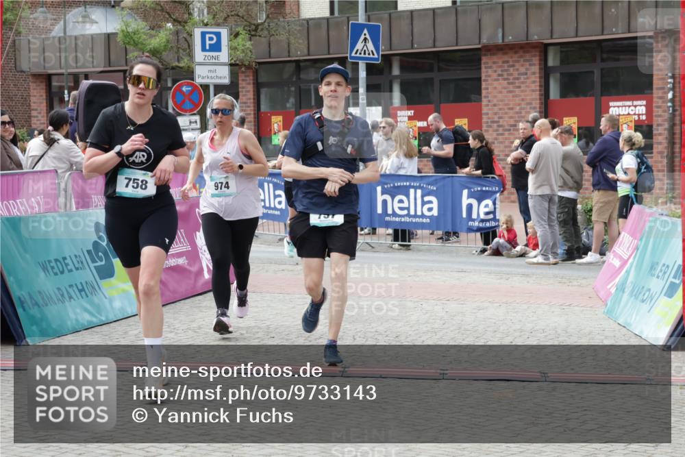 10.05.2026 - 8. Wedeler Halbmarathon Yannick Fuchs http://msf.ph/oto/9733143 10.05.2026 11:48:34 Ziel 413, 436, 757, 758, 974 meine-sportfotos.de