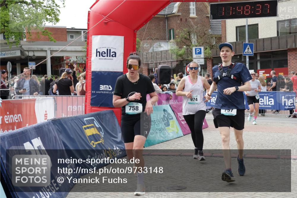 10.05.2026 - 8. Wedeler Halbmarathon Yannick Fuchs http://msf.ph/oto/9733148 10.05.2026 11:48:35 Ziel 413, 757, 758, 974 meine-sportfotos.de
