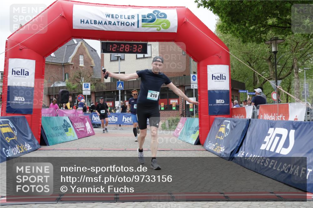 10.05.2026 - 8. Wedeler Halbmarathon Yannick Fuchs http://msf.ph/oto/9733156 10.05.2026 12:28:30 Ziel 206, 210, 578 meine-sportfotos.de