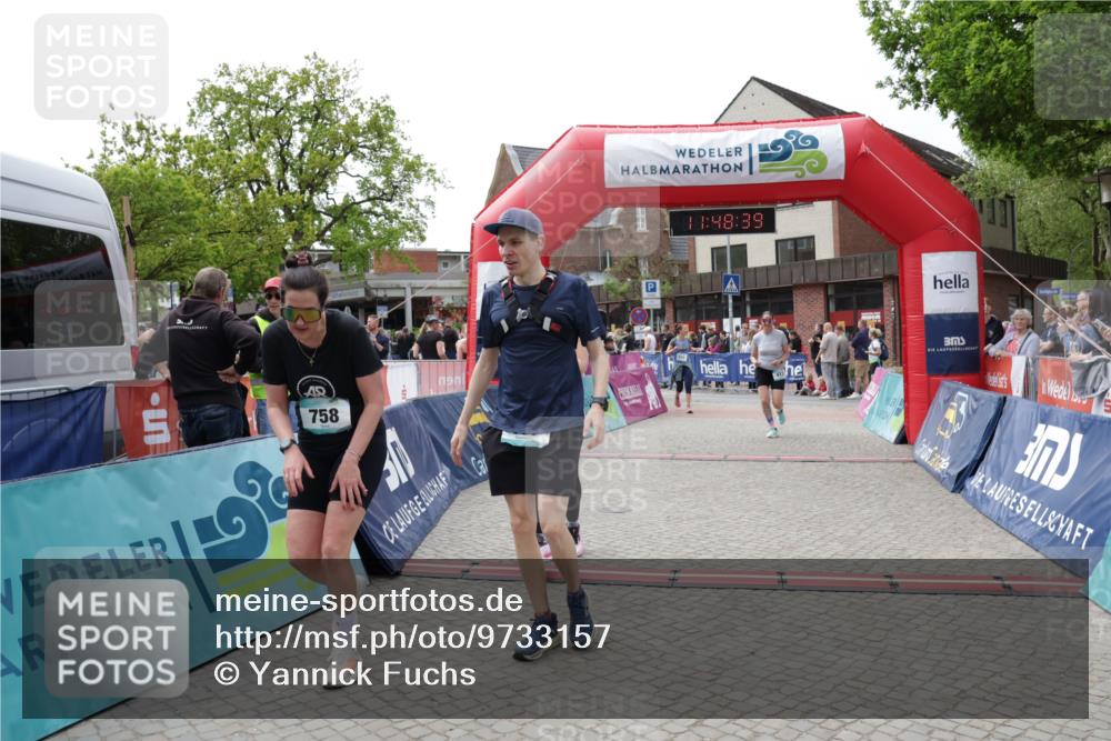10.05.2026 - 8. Wedeler Halbmarathon Yannick Fuchs http://msf.ph/oto/9733157 10.05.2026 11:48:37 Ziel 413, 757, 758, 916, 974 meine-sportfotos.de