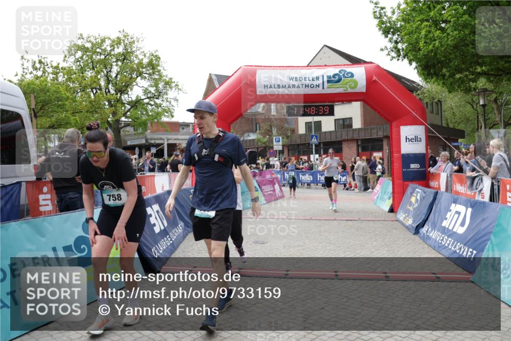 10.05.2026 - 8. Wedeler Halbmarathon Yannick Fuchs http://msf.ph/oto/9733159 10.05.2026 11:48:37 Ziel 413, 757, 758, 916, 974 meine-sportfotos.de