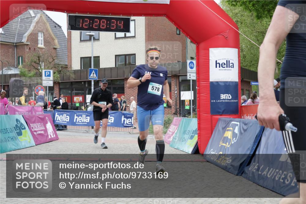 10.05.2026 - 8. Wedeler Halbmarathon Yannick Fuchs http://msf.ph/oto/9733169 10.05.2026 12:28:32 Ziel 206, 210, 578 meine-sportfotos.de