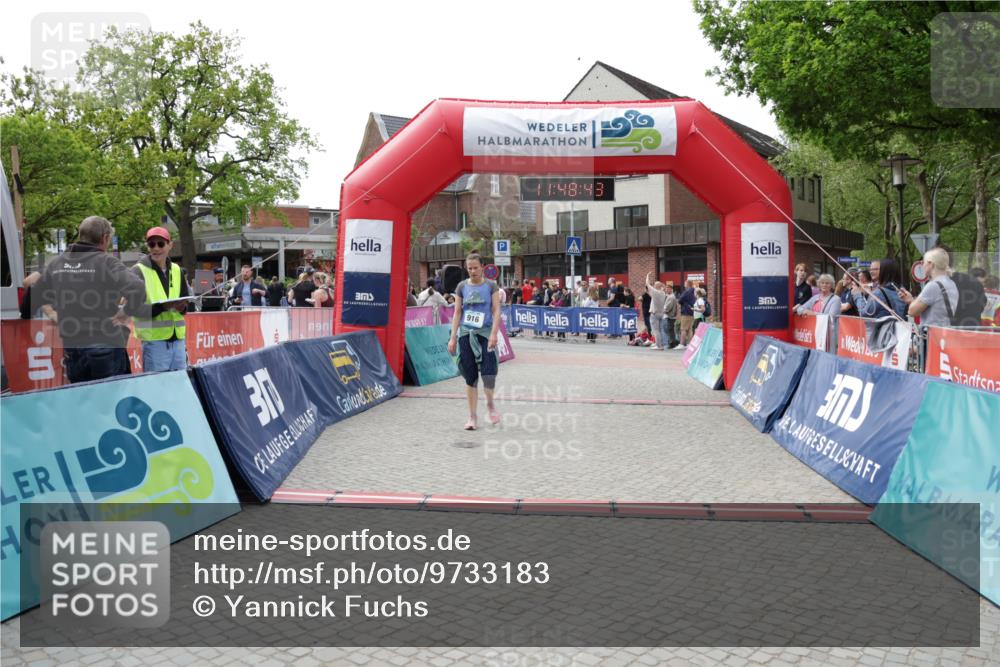 10.05.2026 - 8. Wedeler Halbmarathon Yannick Fuchs http://msf.ph/oto/9733183 10.05.2026 11:48:42 Ziel 413, 653, 916 meine-sportfotos.de