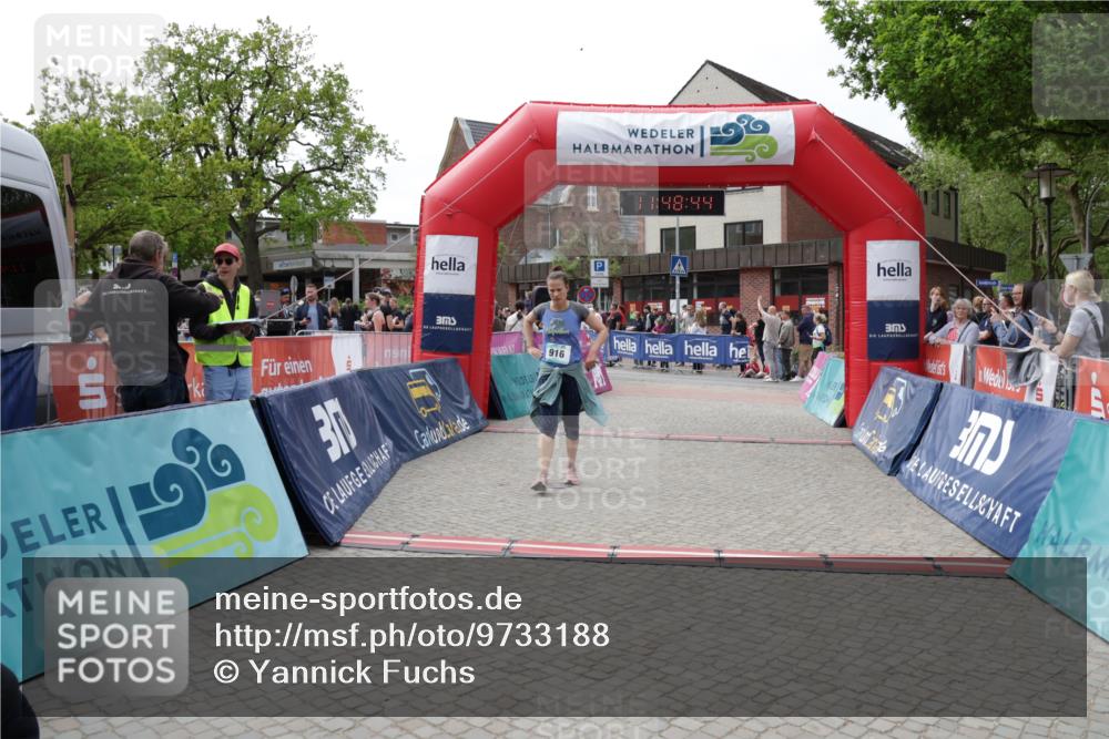 10.05.2026 - 8. Wedeler Halbmarathon Yannick Fuchs http://msf.ph/oto/9733188 10.05.2026 11:48:42 Ziel 413, 653, 916 meine-sportfotos.de