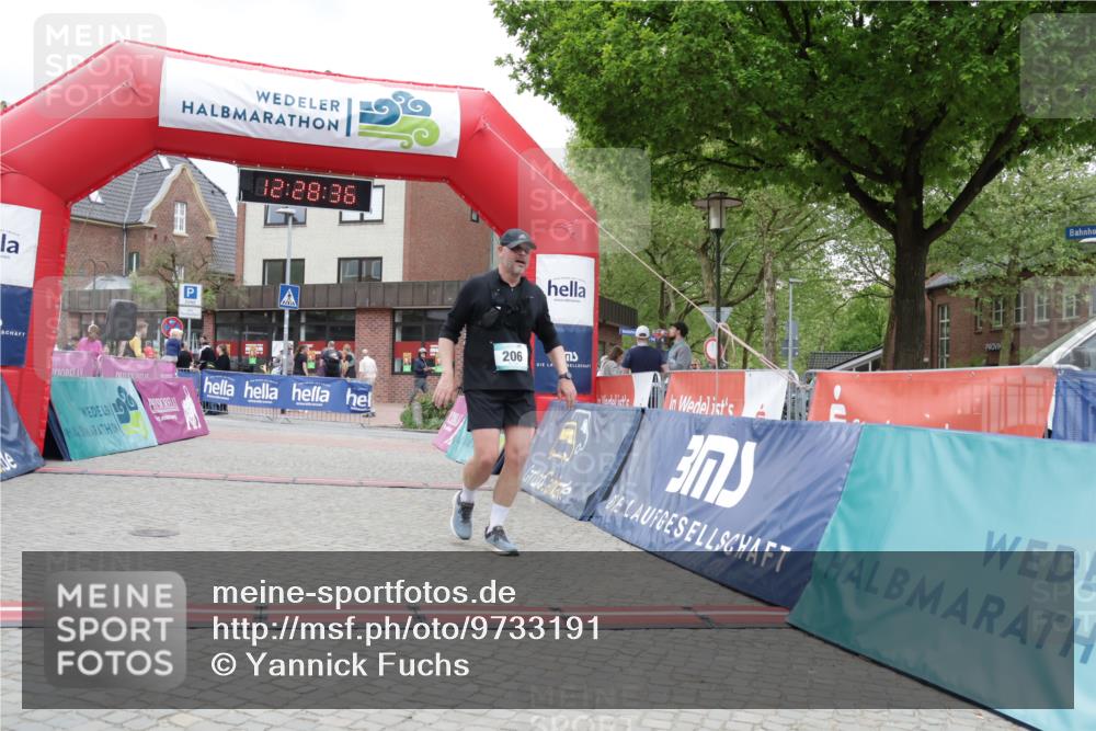 10.05.2026 - 8. Wedeler Halbmarathon Yannick Fuchs http://msf.ph/oto/9733191 10.05.2026 12:28:35 Ziel 206, 210, 578 meine-sportfotos.de
